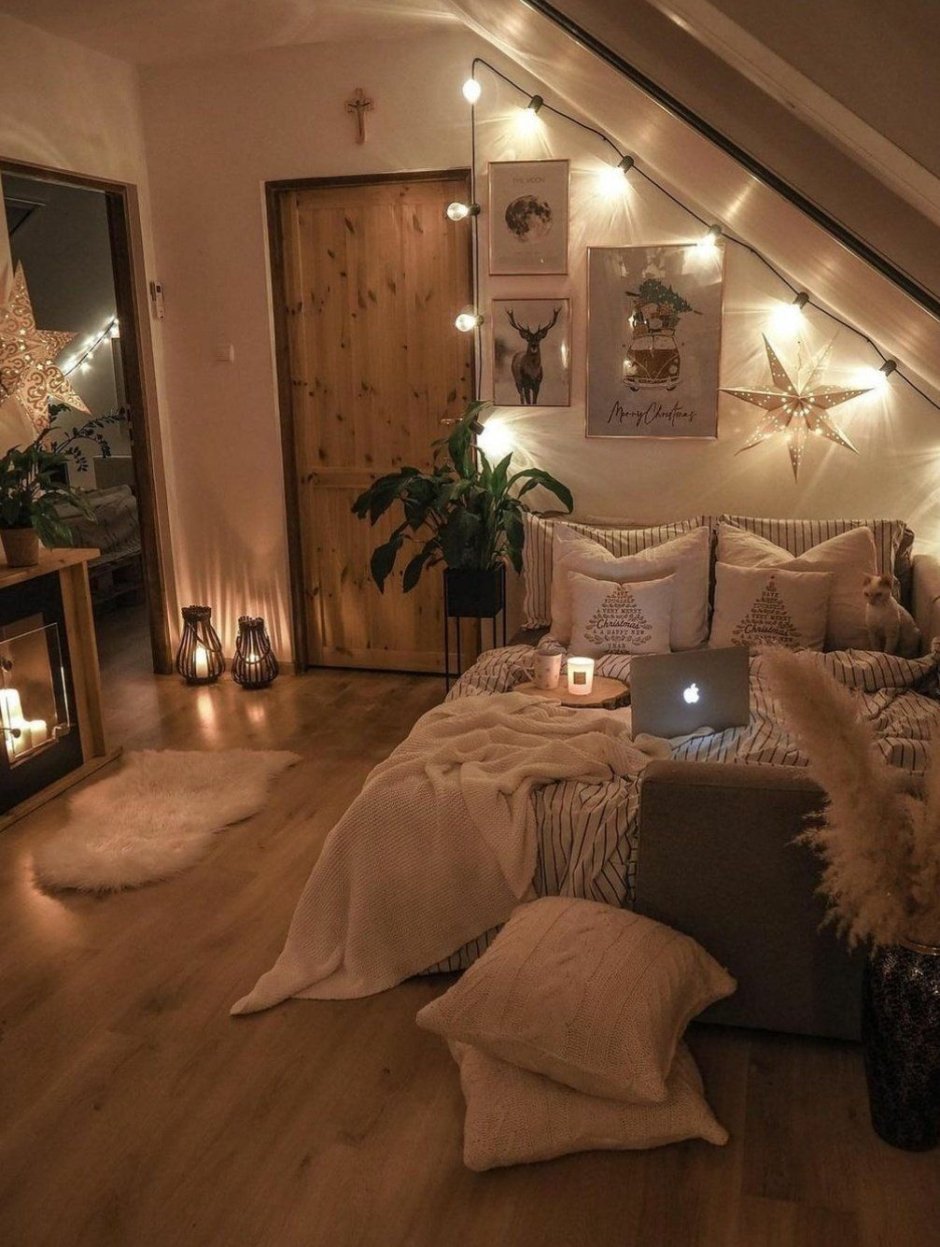 Cozy teen bedroom