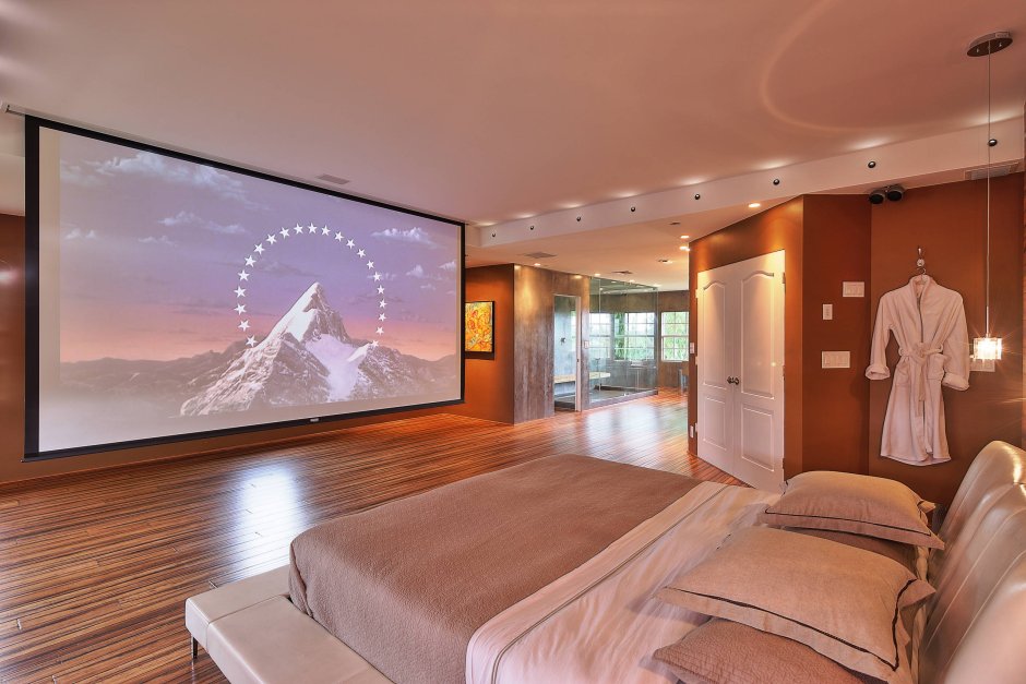 Tv in master bedroom