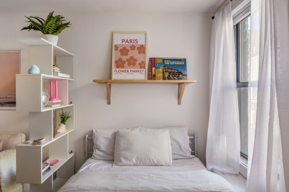 Small bedroom shelves