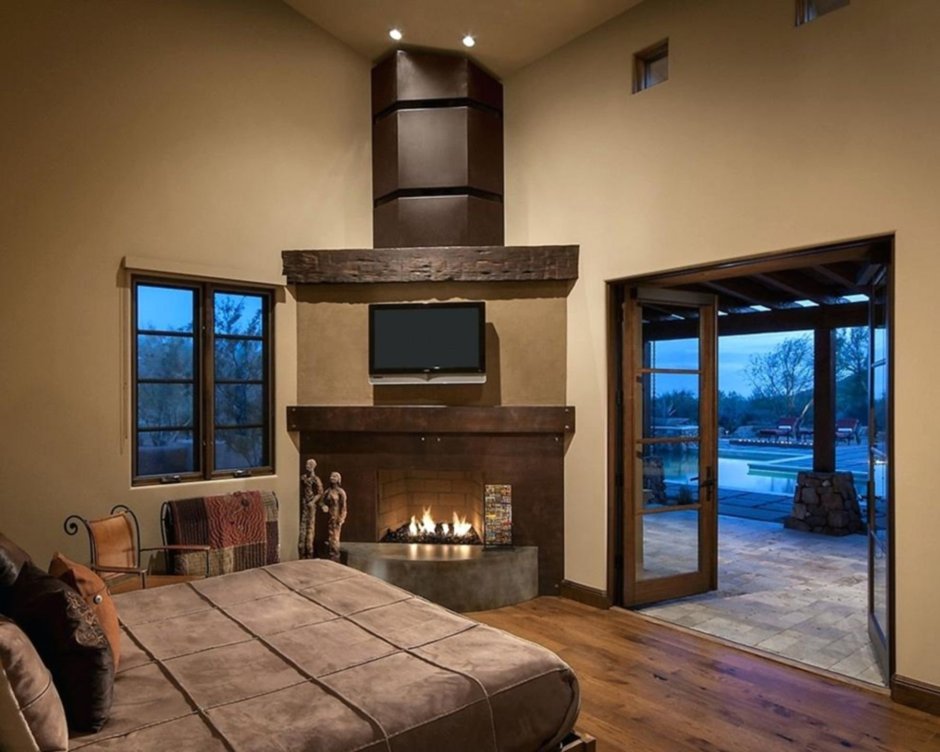 Small bedroom with fireplace