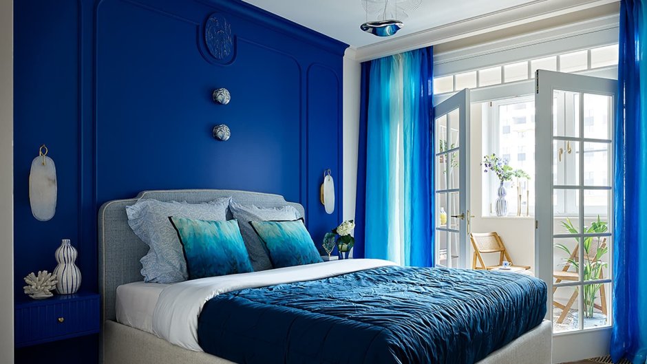 Blue color in bedroom