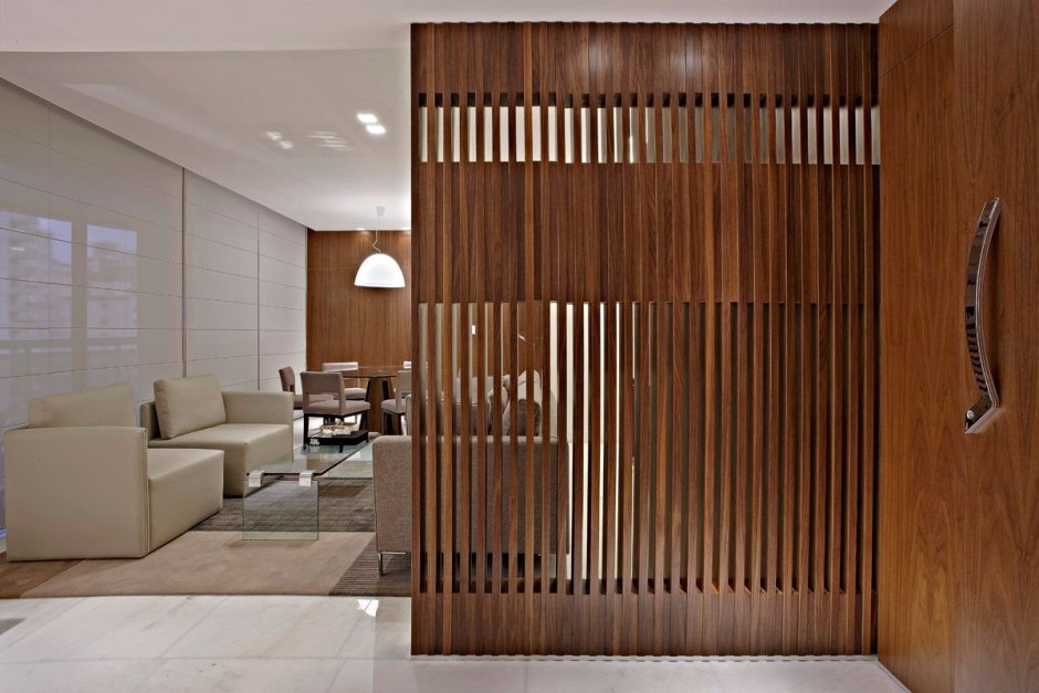 Sliding partition wall