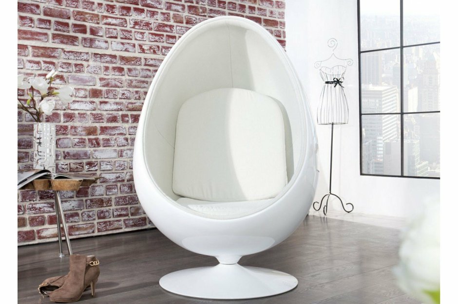 Ovalia egg chair
