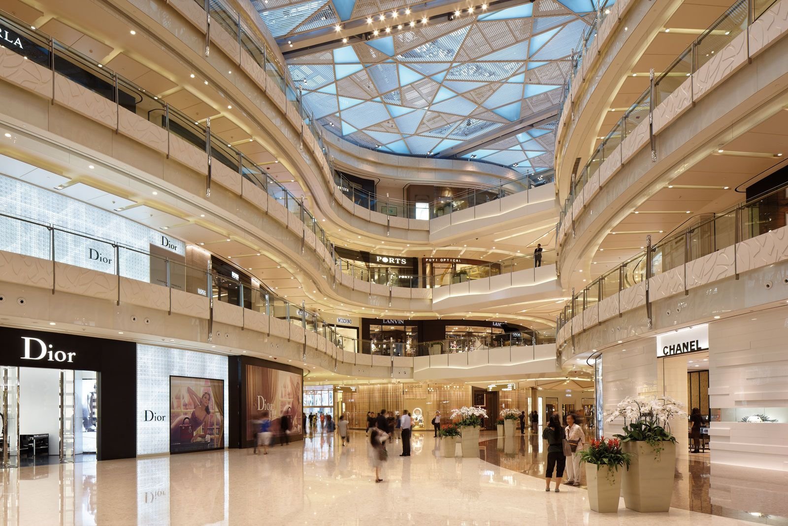 New shopping mall. IFC Mall Шанхай магазины. ТЦ Атриум внутри. ТРЦ Атриум внутри. Торговый центр интерьер.