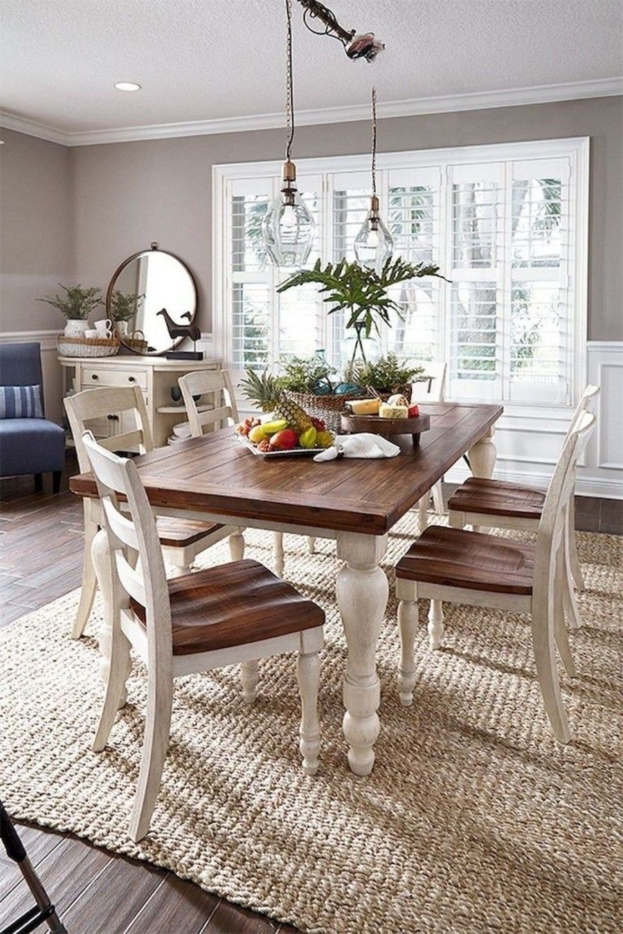 Dining room round table