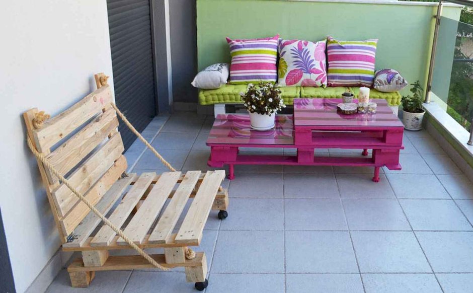 Furniture from pallets on the balcony