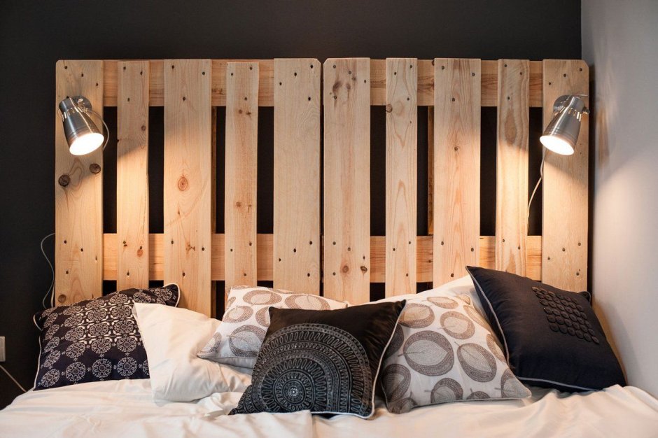 Head of the beds of pallets