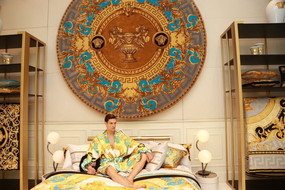 Versace style in the interior
