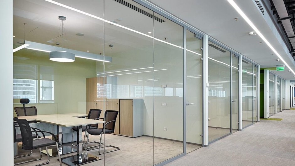 Glass partitions Naiad