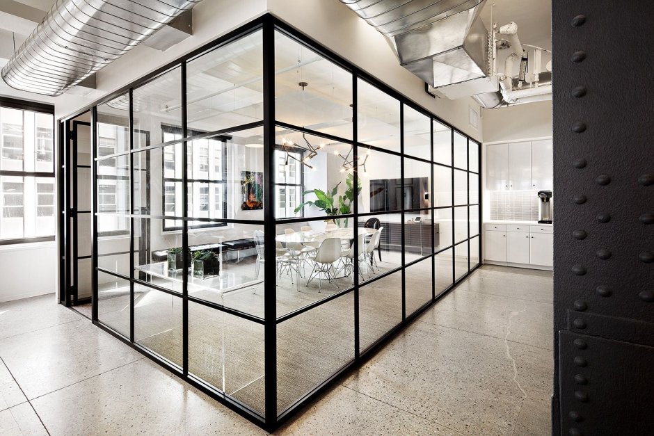Partitions for zoning in the office of Loft