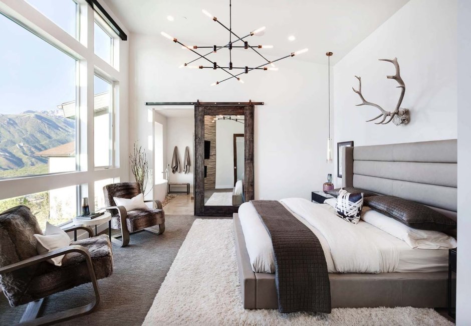 Stylish bedroom chandeliers