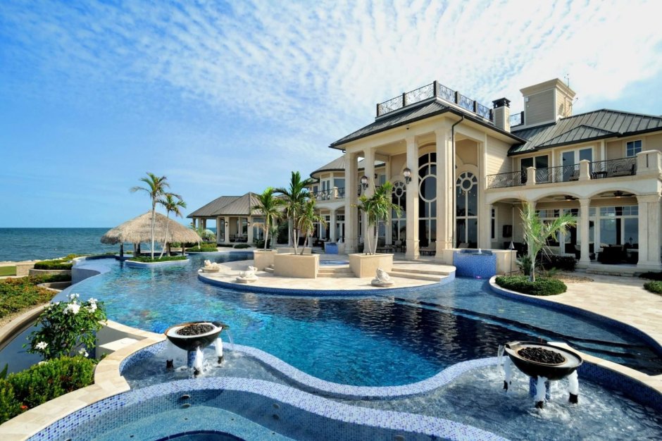 Gorgeous mansion with a pool