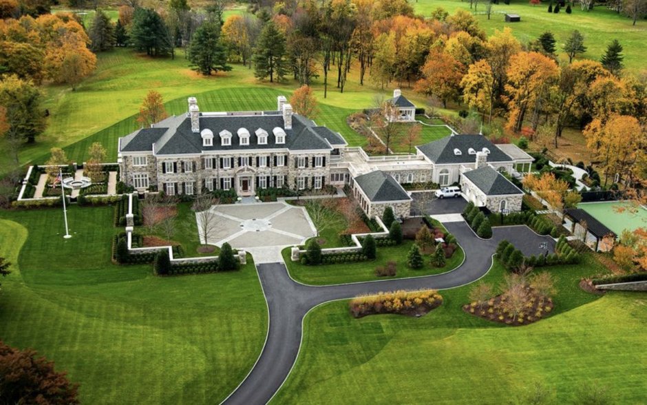 Voganwood mansion in Ontario
