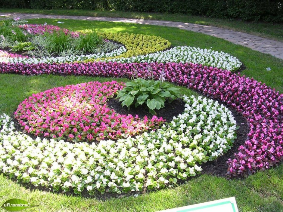 Decoration of the garden plot