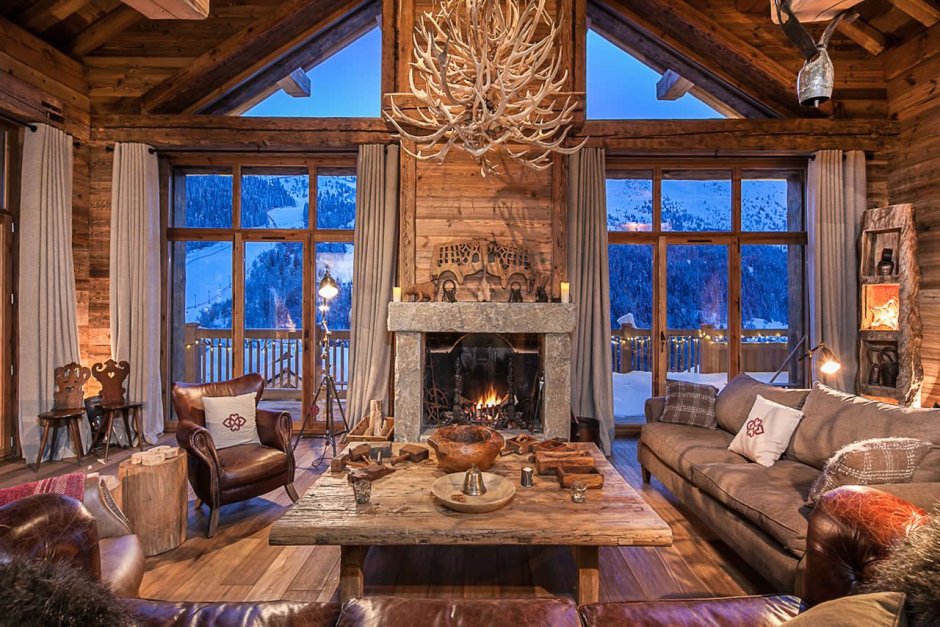 Big living room with fireplace