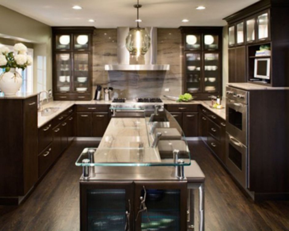 Stylish large kitchen interior
