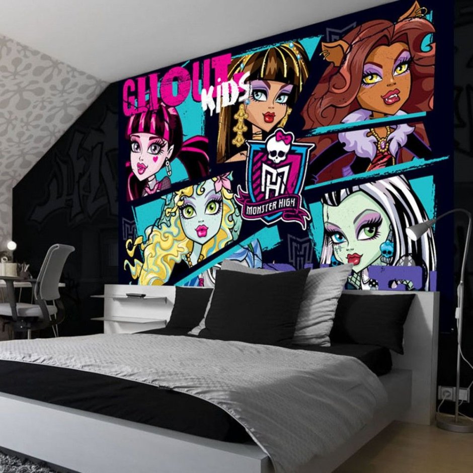 House Monster High and Barbie