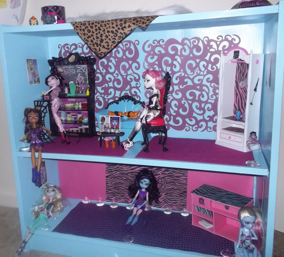 Monster Hight Draculaura bed