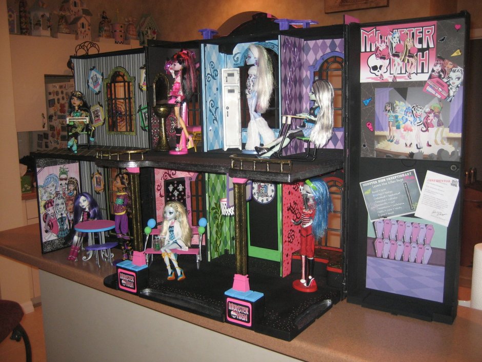 Barbie doll room