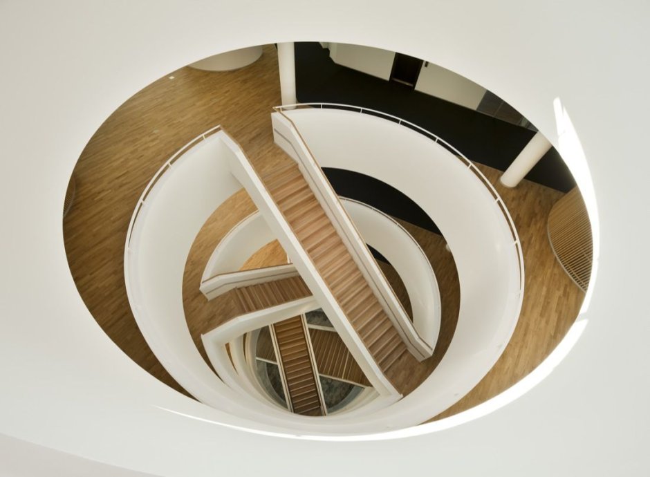 The round staircase is concrete