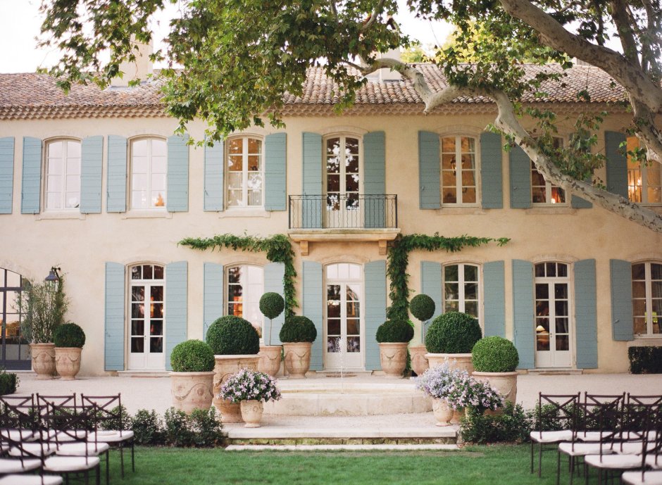 House in style French Provence exterior