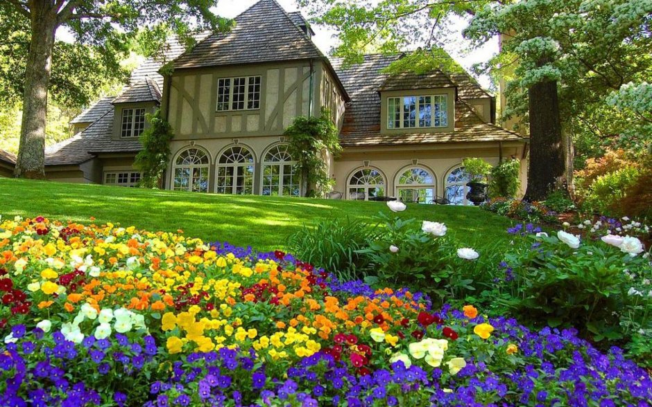 Flower beds in front gardens and gardens