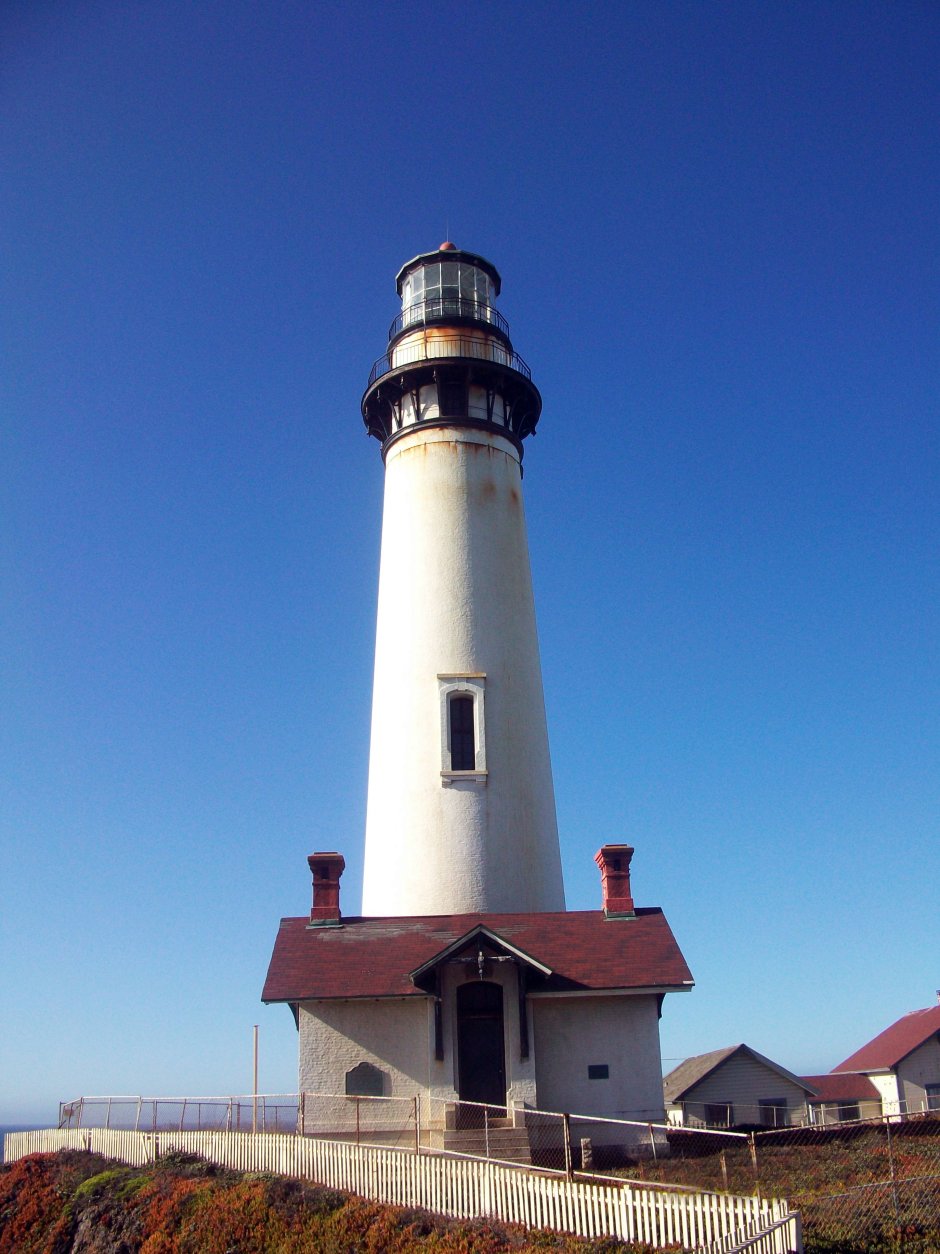 Lighthouse Pidzheon Point