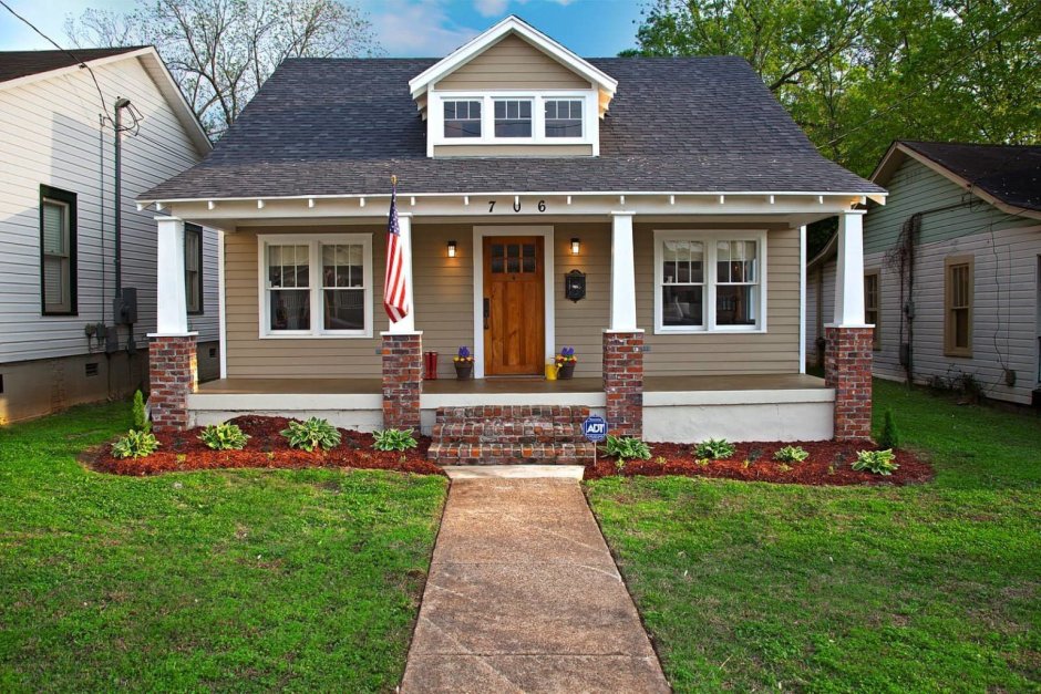In -depth porch in one -story house
