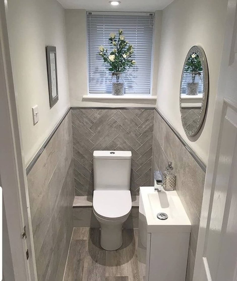 The interior of a narrow toilet