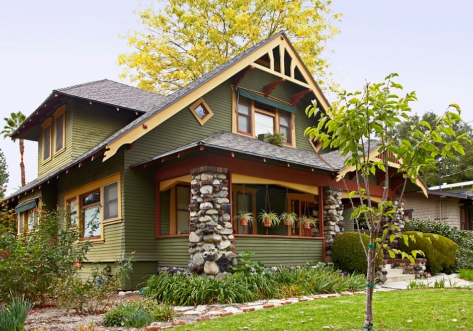 Craftsman style country house