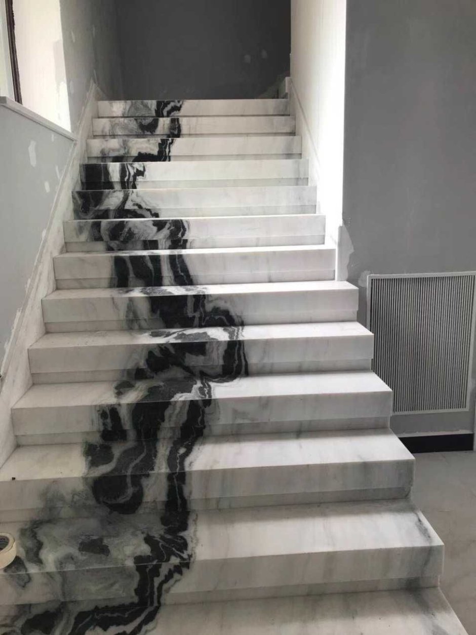 A staircase of porcelain tile