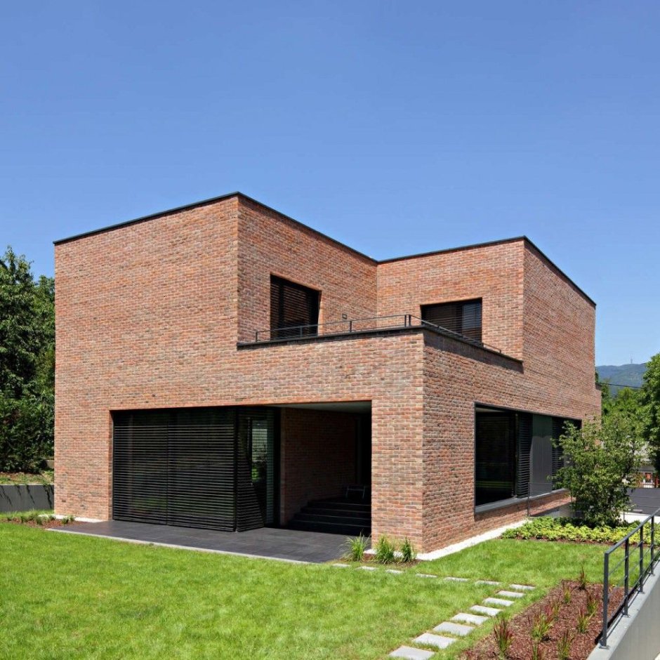House with a flat roof two -story
