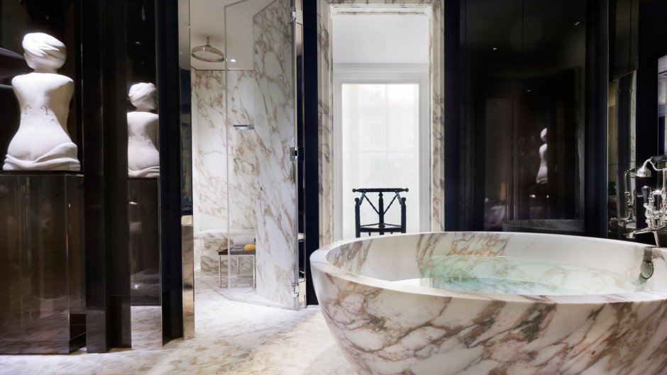décoration de salle de bain en marbre
