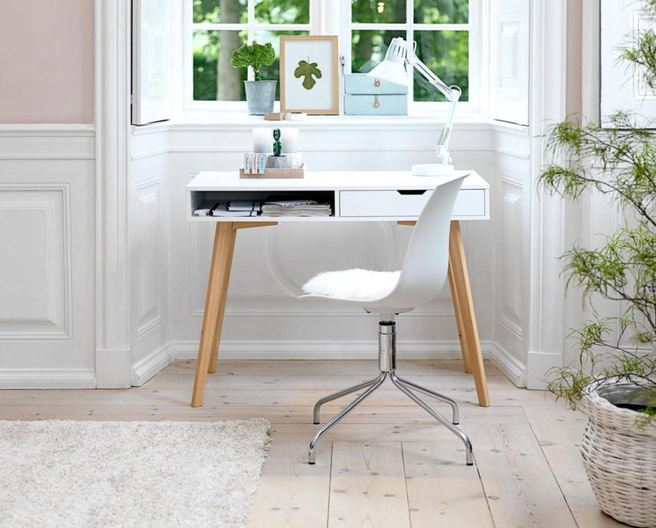 Nordic style desk