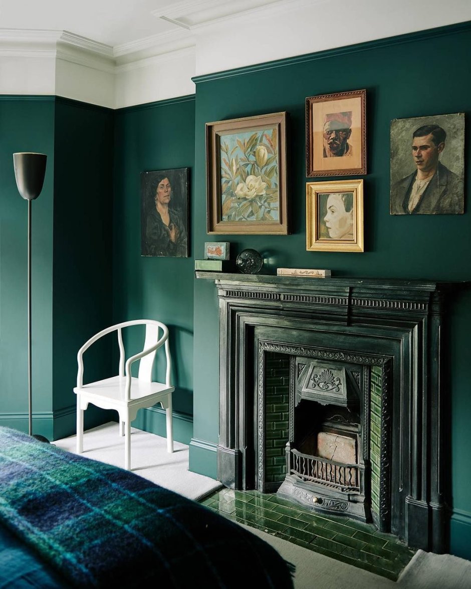 Interior design dark green color
