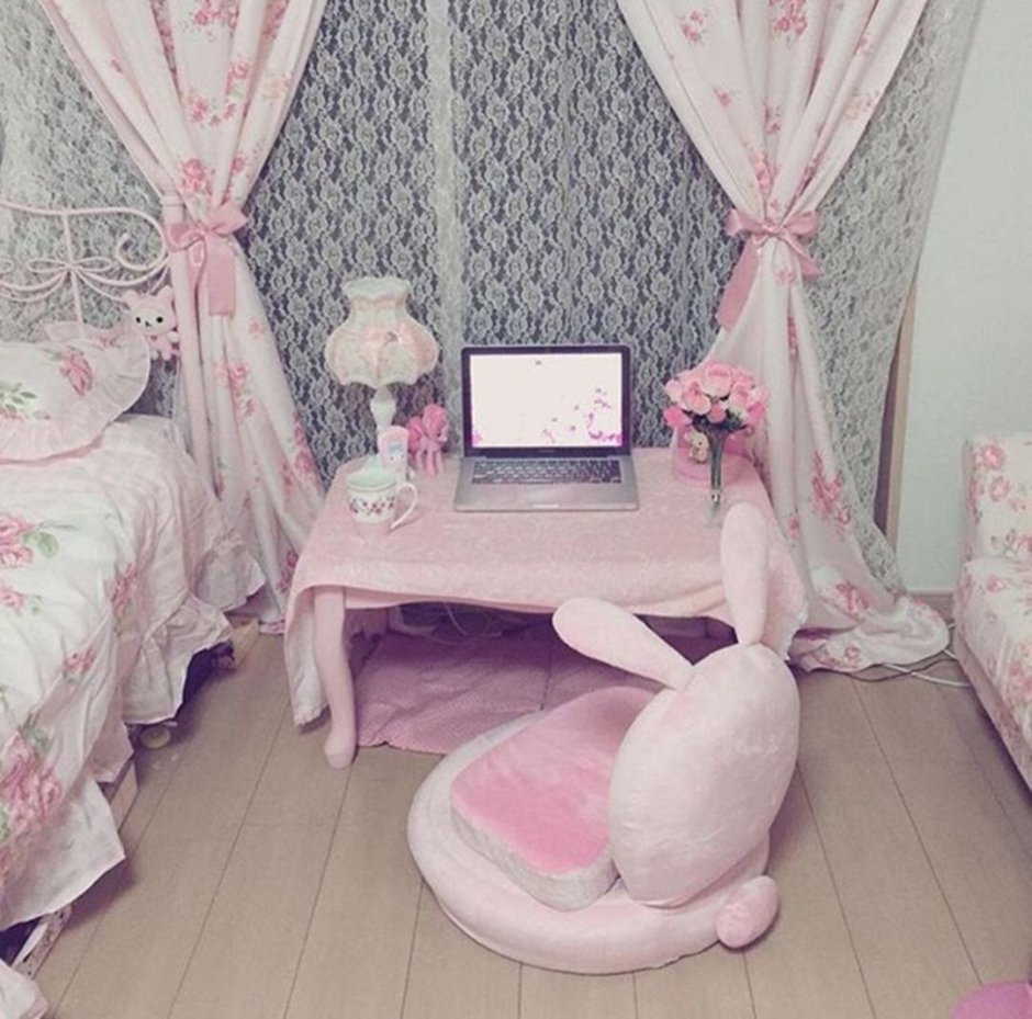 Room pink cute