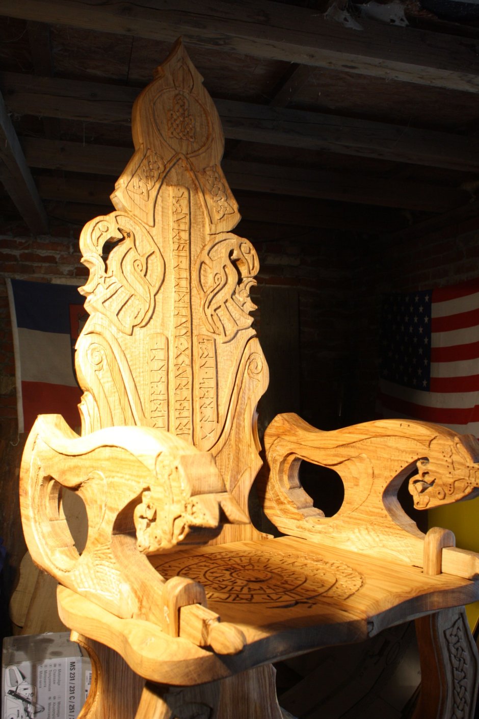 Throne wood