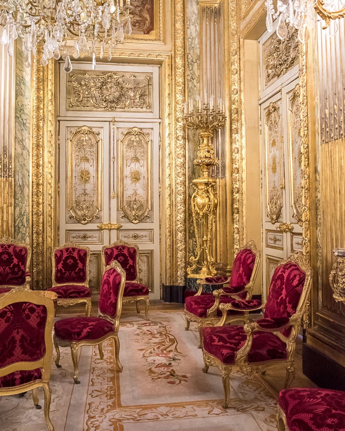 Версаль интерьер. Версальский дворец Версаль стиль Барокко. Версальский дворец Версаль стиль рококо. Барокко интерьеры Версальского дворца. Версальский дворец интерьеры рококо.