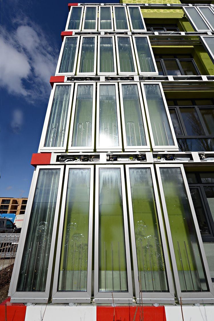 Bi q. "Дом из водорослей", Гамбург, Германия. Дом из водорослей в Гамбурге. Montblanc House Hamburg Germany. Дом с водорослями в Гамбурге устройство панелей.
