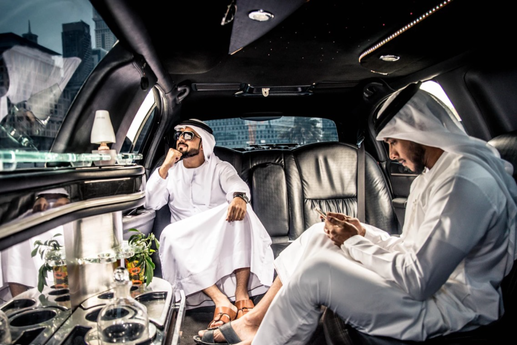 Машины мусульман. Шейх Дубая. Сауди Шейх Дубай. Майбах шейха ОАЭ.