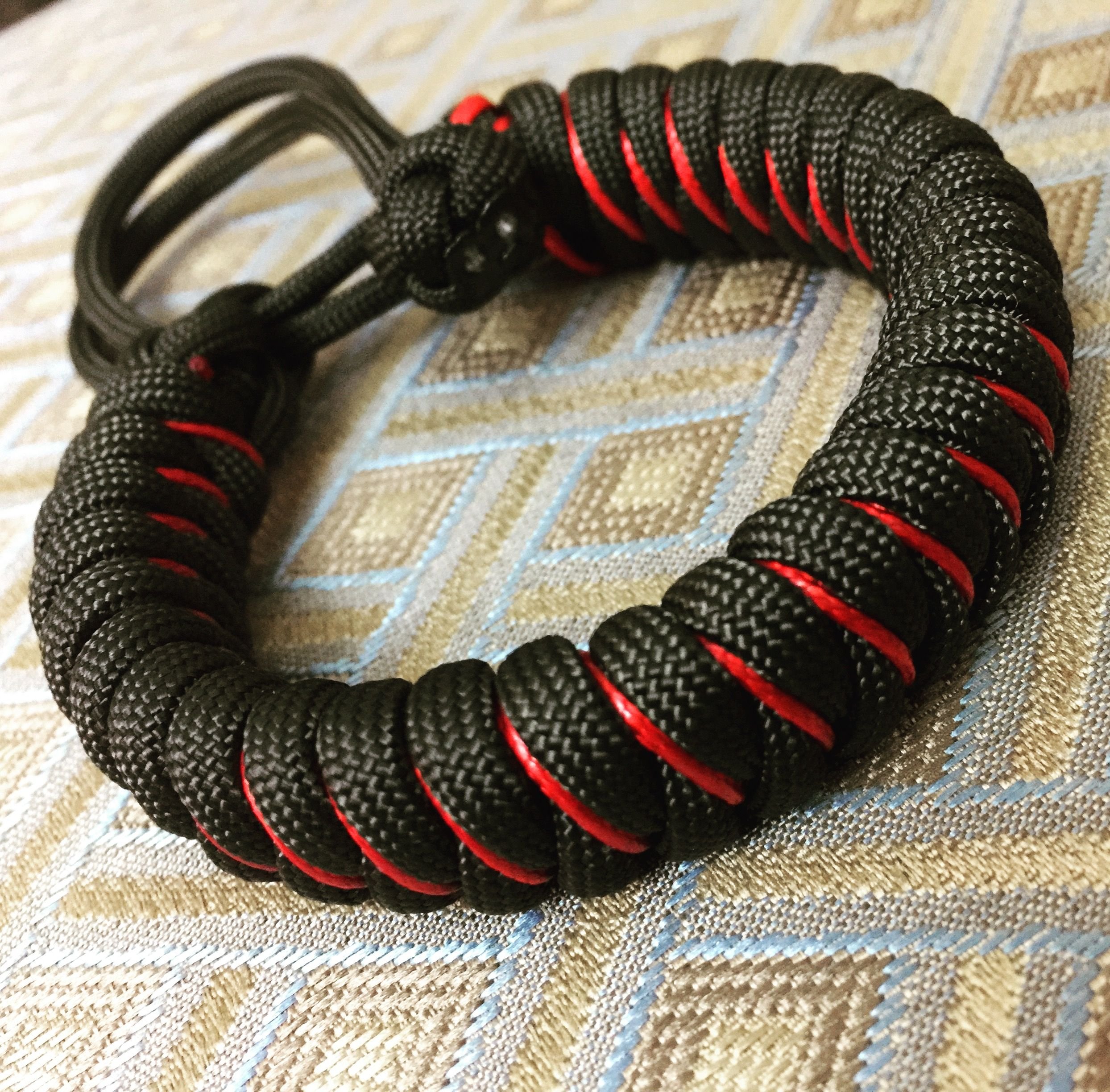 Paracord Stitched Fishtail Bracelet (Black / Pink) 8