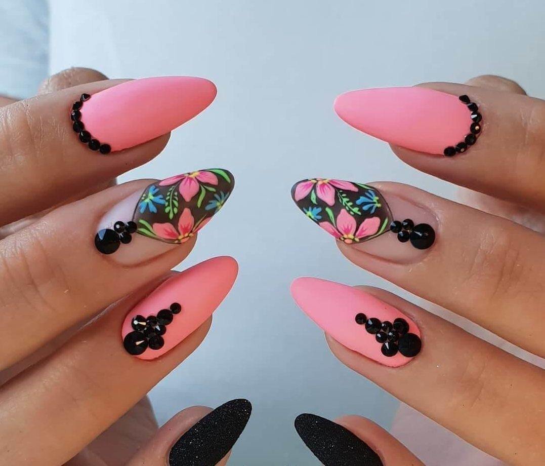 Afraid of Love | 2XL Pink Black Ghost-face Heart Nails