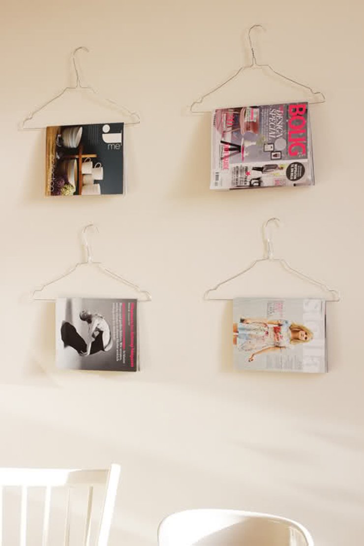 Double sided wall hanger