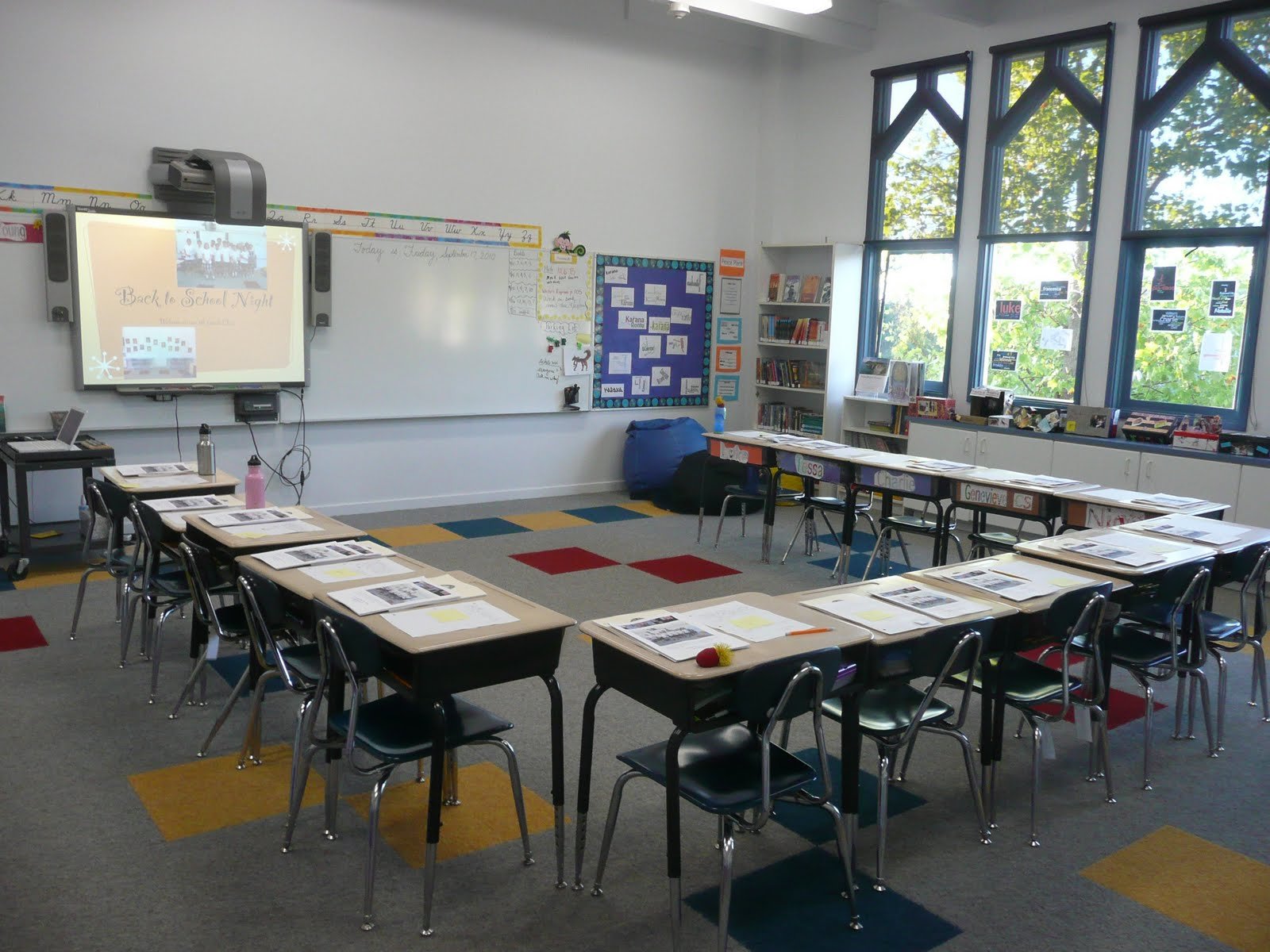 Class new do. Classroom Arrangement. Класс Shape. Desk in the Classroom. Classroom Layout.
