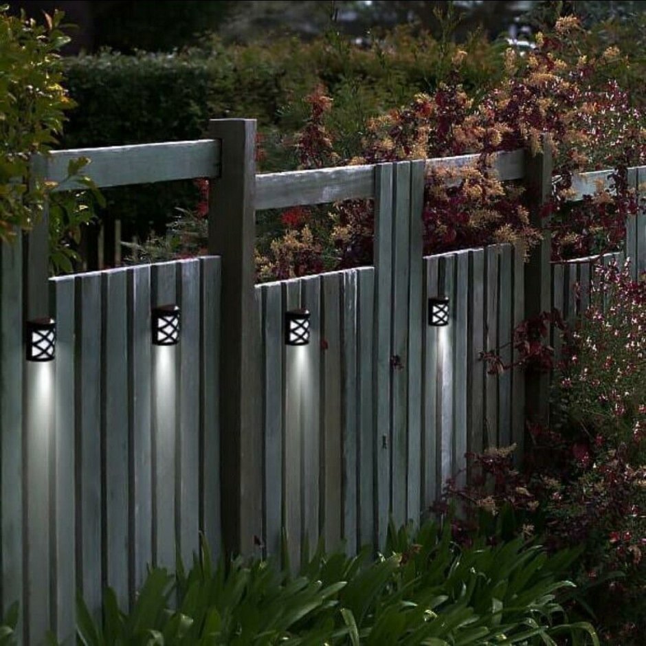 Garden fence light