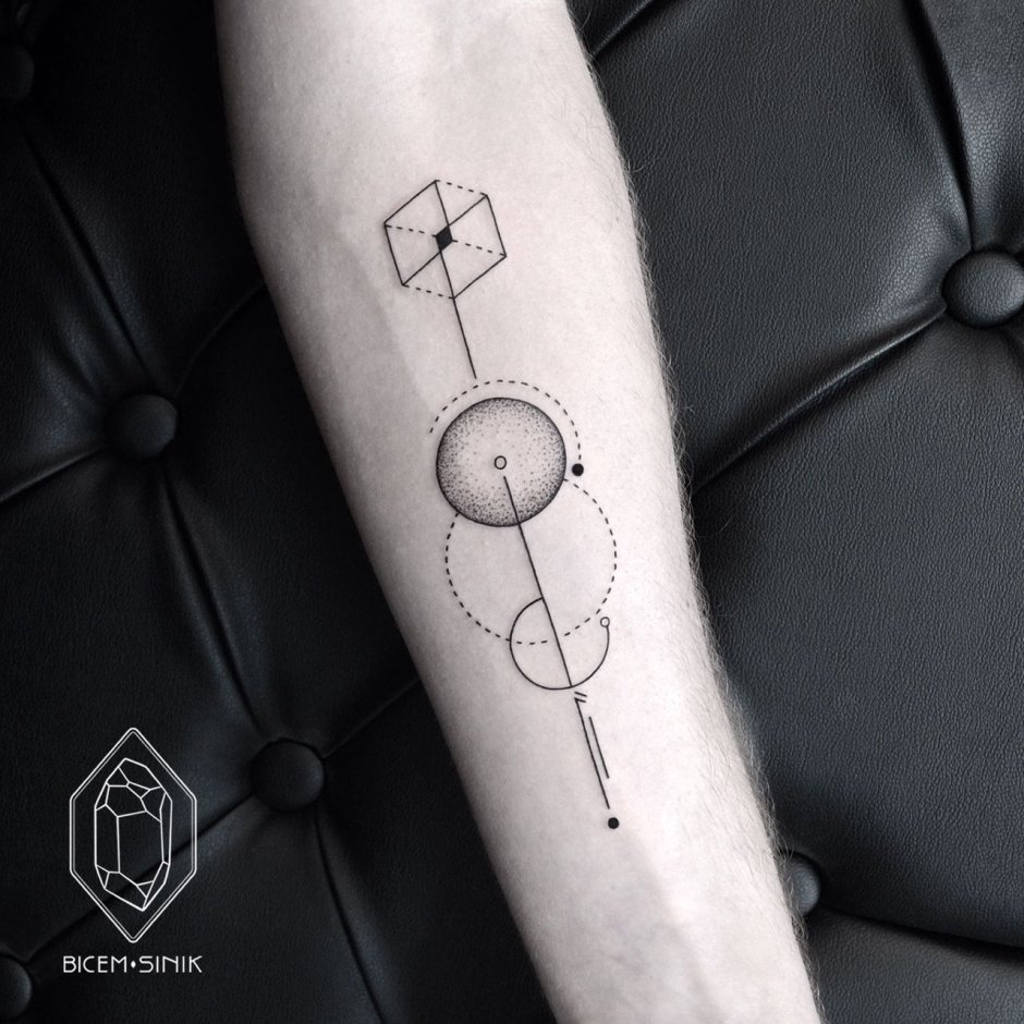 Geometric Tattoos: A Strong Revival in Body Art | 1984 Tattoo Studio