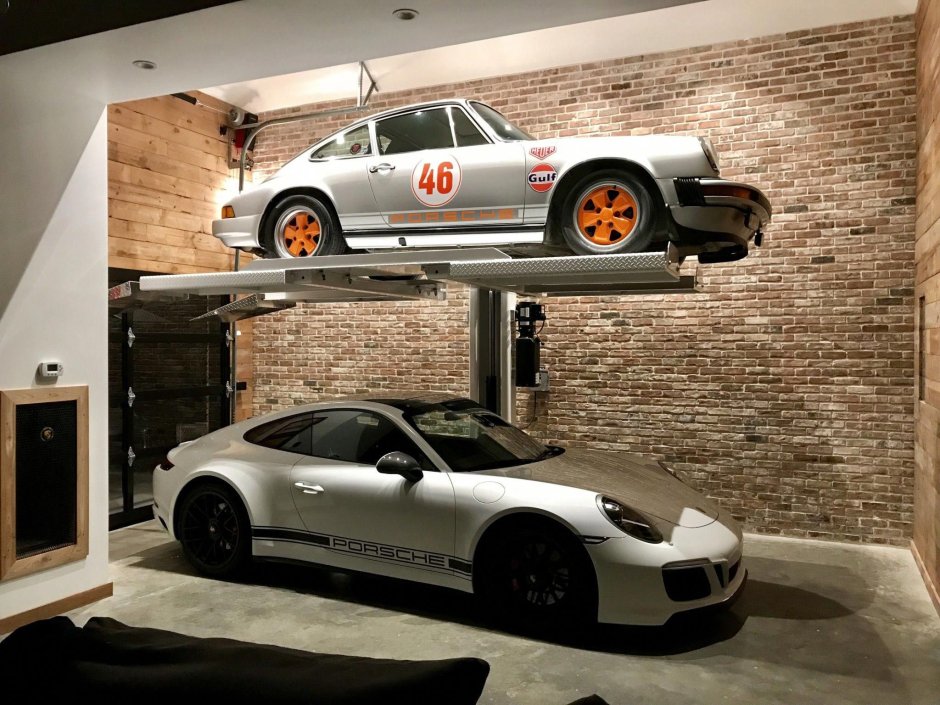 Garage with lift