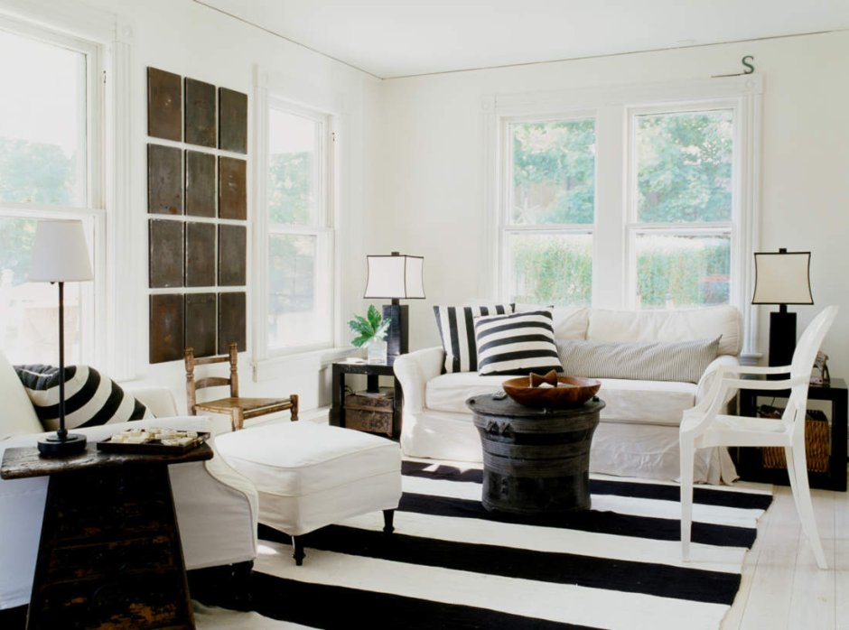 Black and white living room