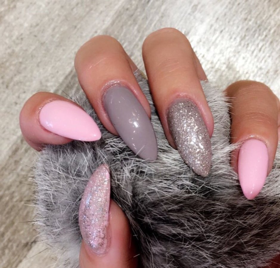 Silver pink nails