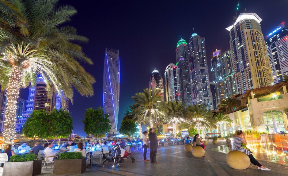 Dubai marina promenade